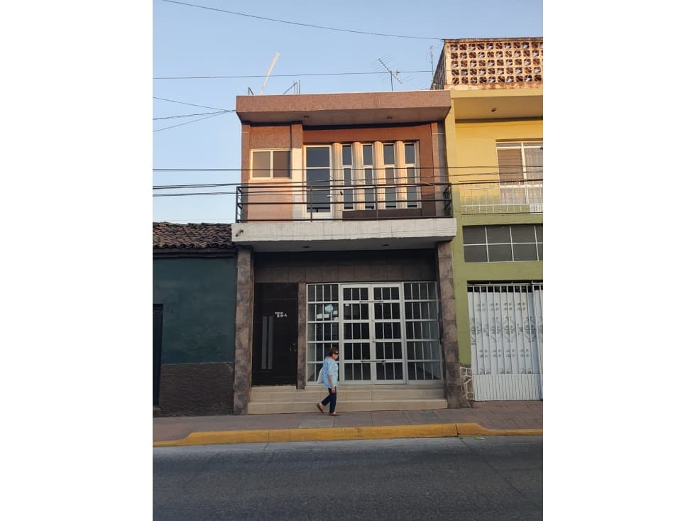 Casa con Local comercial en Venta Jacona Mich - 1