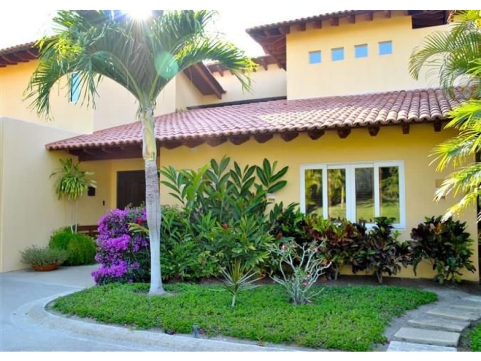 CASA EN RENTA EN PUNTA DE MITA - 1