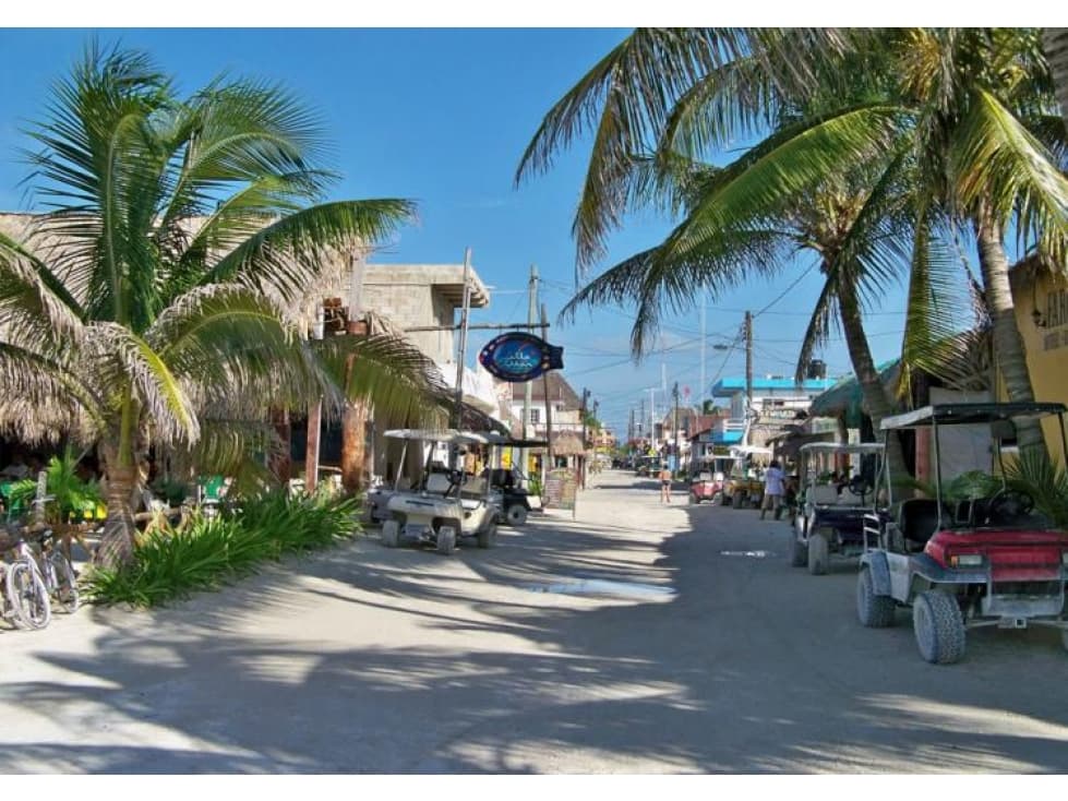 4 Lotes en Venta en Holbox - A 200 Metros de la Playa - 1
