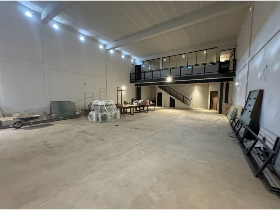 Se vende bodega de 260m2 en el Pedregal - Cancún - 1