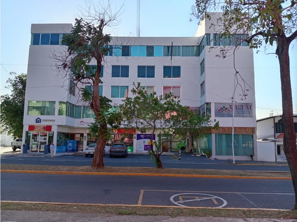 Renta para oficina en 2do piso, 2D Av. Los Rios - 1