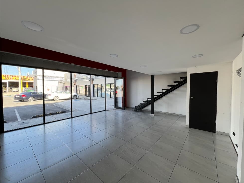 LOCAL EN RENTA ZONA JILOTEPEC CON 60 M2 EN PLAZA COMERCIAL - 1