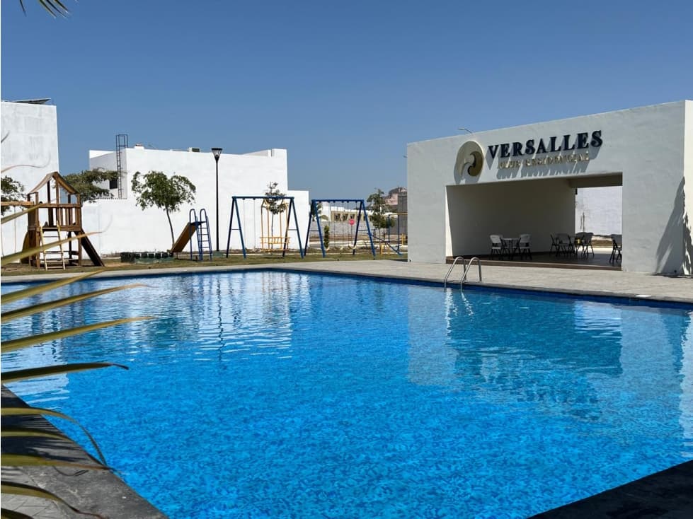 Terreno en Venta en Coto Versalles, Mazatlán Frente a Amenidades - 1