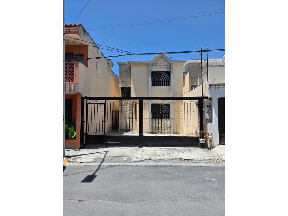 CASA EN RENTA EN COLONIA SAN CRISTOBAL POR CITADEL - 1