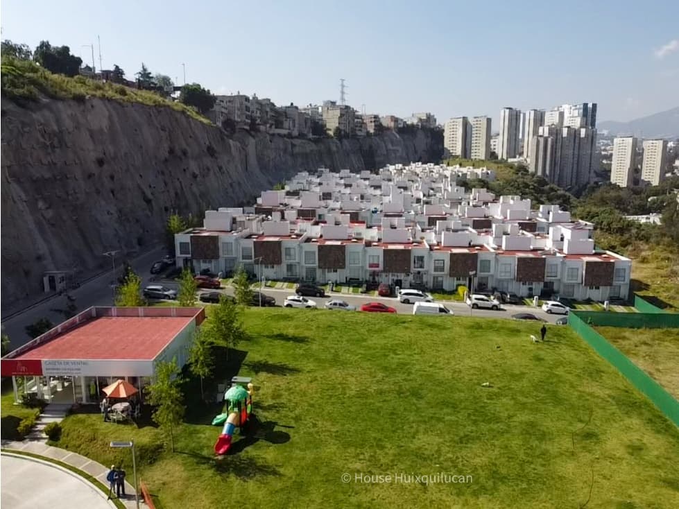 Venta de casa en Huixquilucan, México - 1