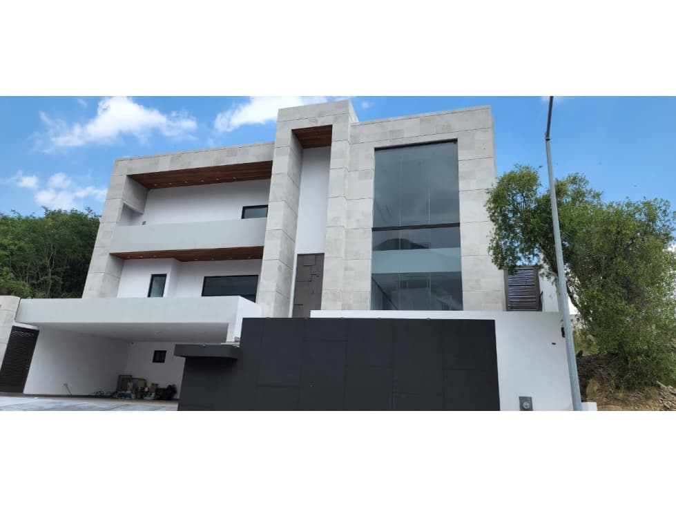 Exclusiva y elegante residencia en Sierra Alta Monterrey - 1