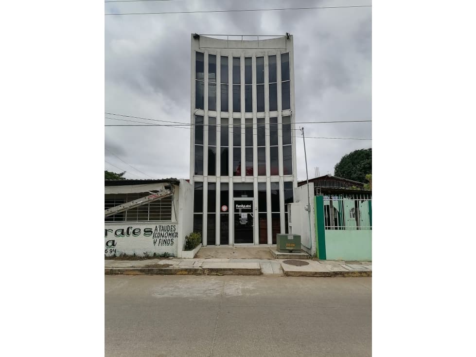 EDIFICIO con ESPACIOS para CONSULTORIOS" - 1