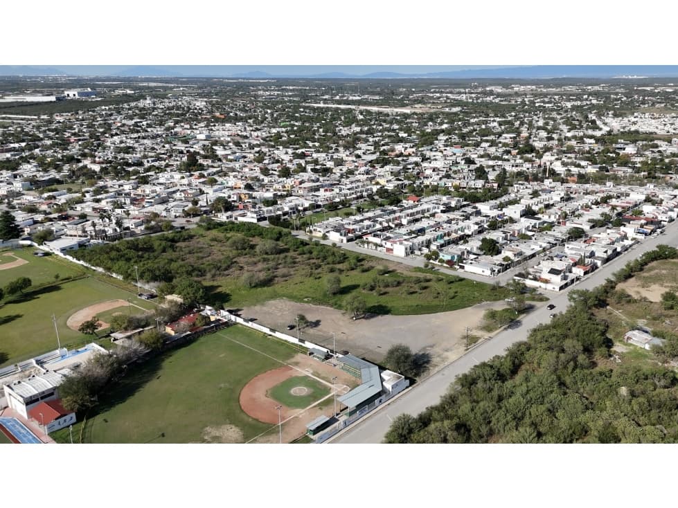 Terreno Comercial en Renta Cadereyta - 1