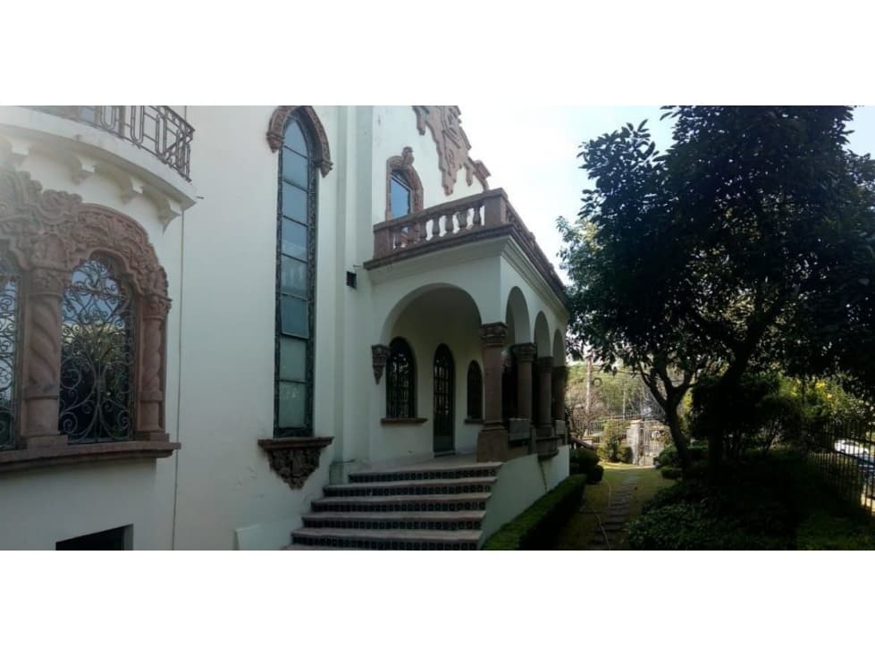Casa con Uso de Suelo en Venta o Renta LOMAS DE CHAPULTEPEC, Miguel Hidalgo - 1
