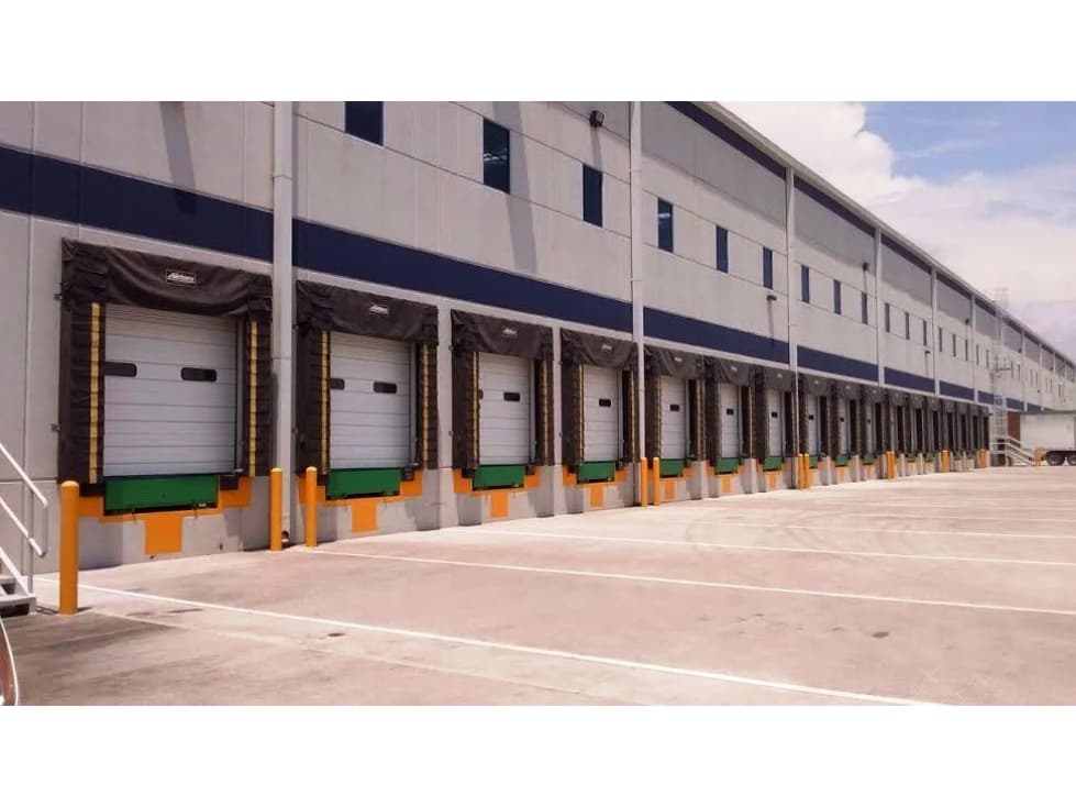 Bodega en conjunto industrial en San Martín Obispo - 1