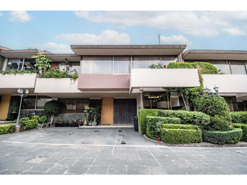 CASA EN VENTA EN INTERLOMAS - 1