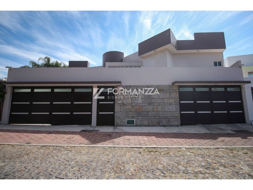 AMPLIA RESIDENCIA EN VENTA EN ESMERALDA COLIMA - 1