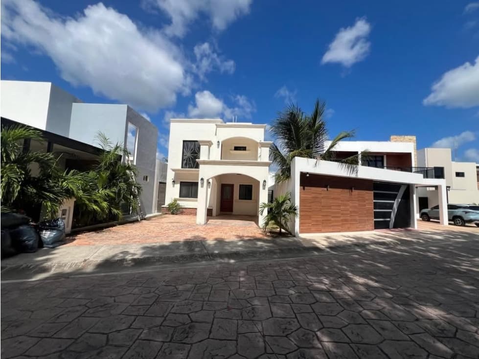 Casa en Venta en Residencial Cumbres - 1