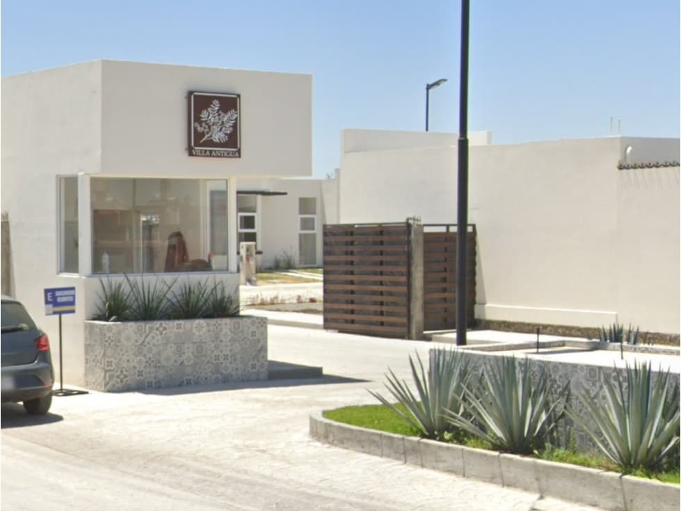 Casa en Remate en Amores De San Juan, F-740 - 1