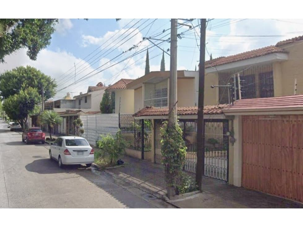 Casa en Remate en Bosques De La Victoria, Guadalajara F-216 - 1
