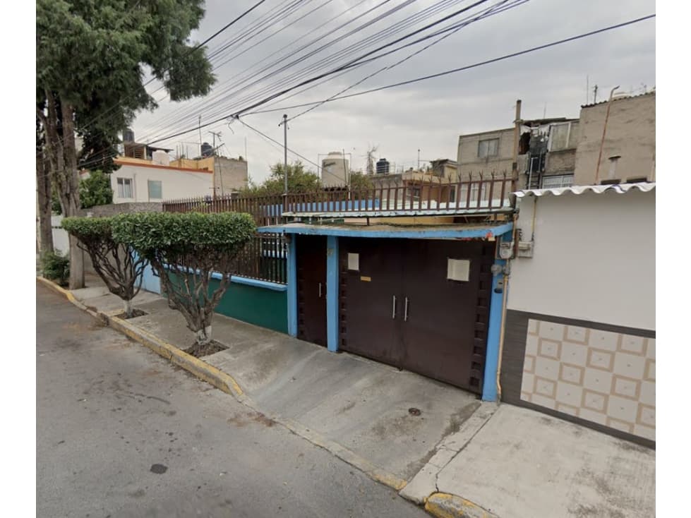 Casa en Remate en Petrolera, Azcapotzalco F-574 - 1