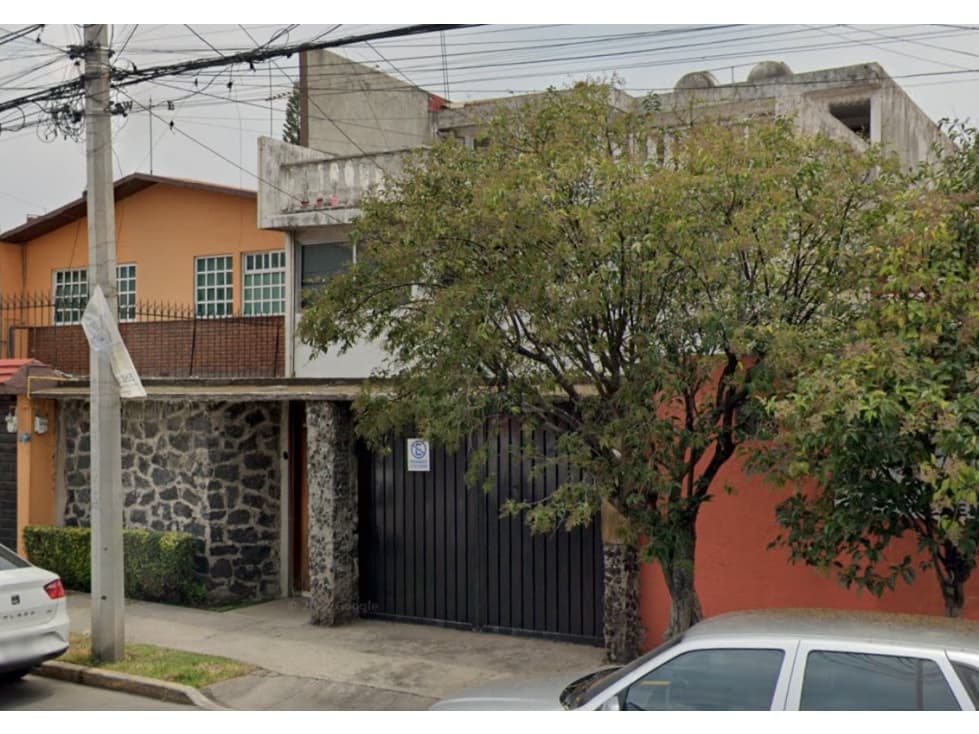 Casa en Remate en San Juan Tepepan, F-1671 - 1