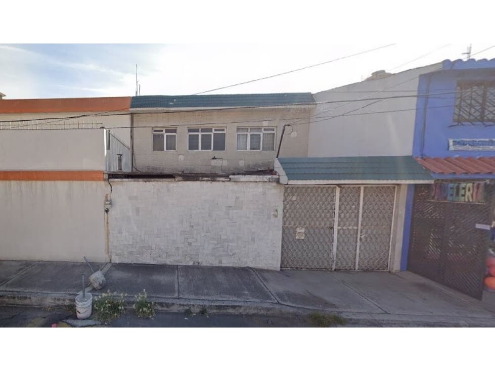 Casa en Remate en Jardín Balbuena, F-1800 - 1