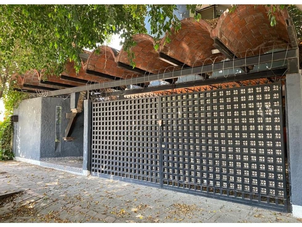 Casa en Remate en Jardines del Bosque Nte, FG-1032 - 1