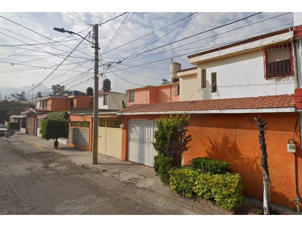 Casa en Remate en Bosques Del Valle, FG-454 - 1