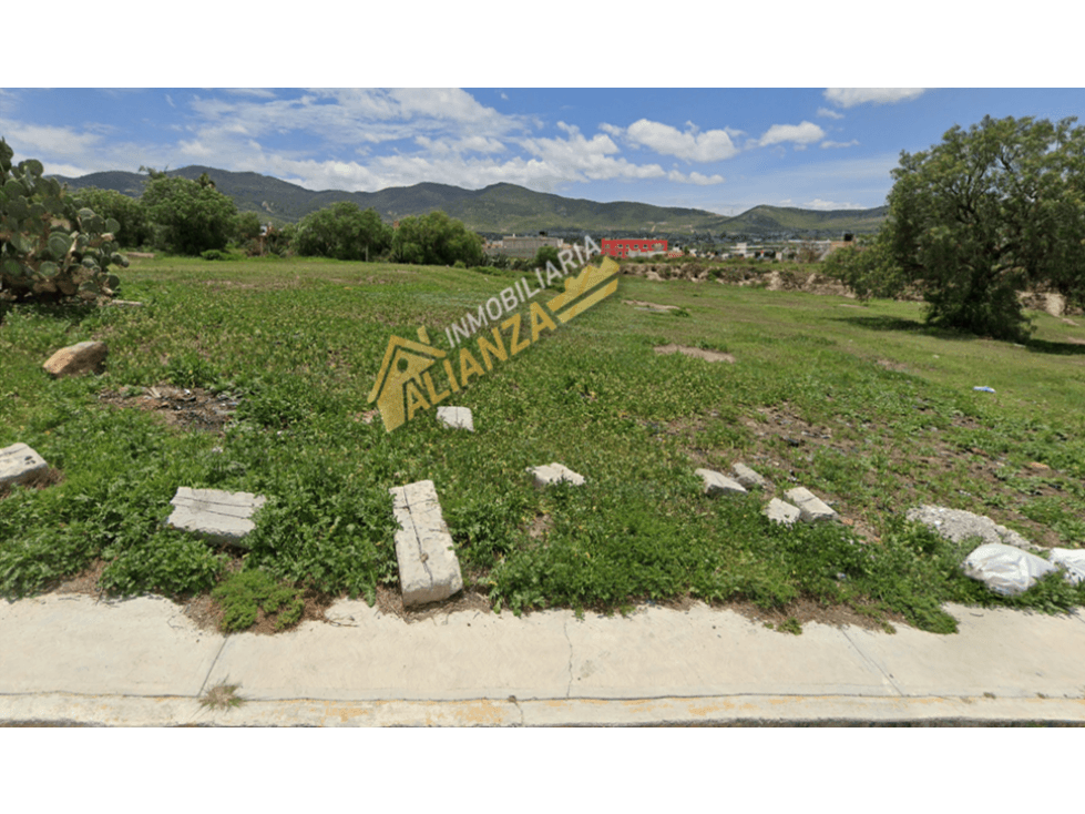 Terreno en Venta Cerca de CEUNI Mineral de la Reforma - 1