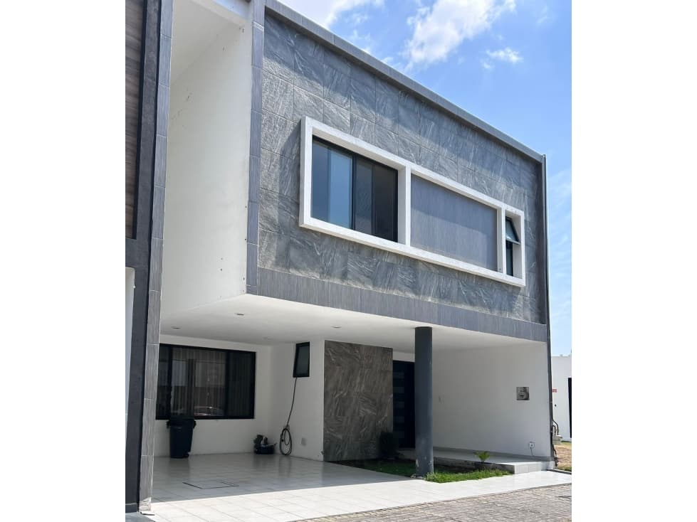 CASA EN RENTA PARQUE QUERETARO CLUSTER CON ALBERCA - 1