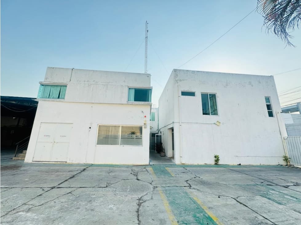 RENTA DE OFICINAS CON BODEGA Y PATIO CERCA PUERTO CIUDAD DEL CARMEN - 1