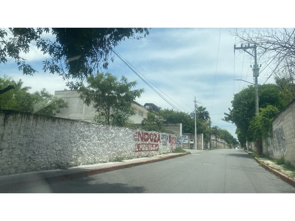 Terreno en Esquina en el Centro de Xochitepec: ¡Tu Mejor Inversión! - 1
