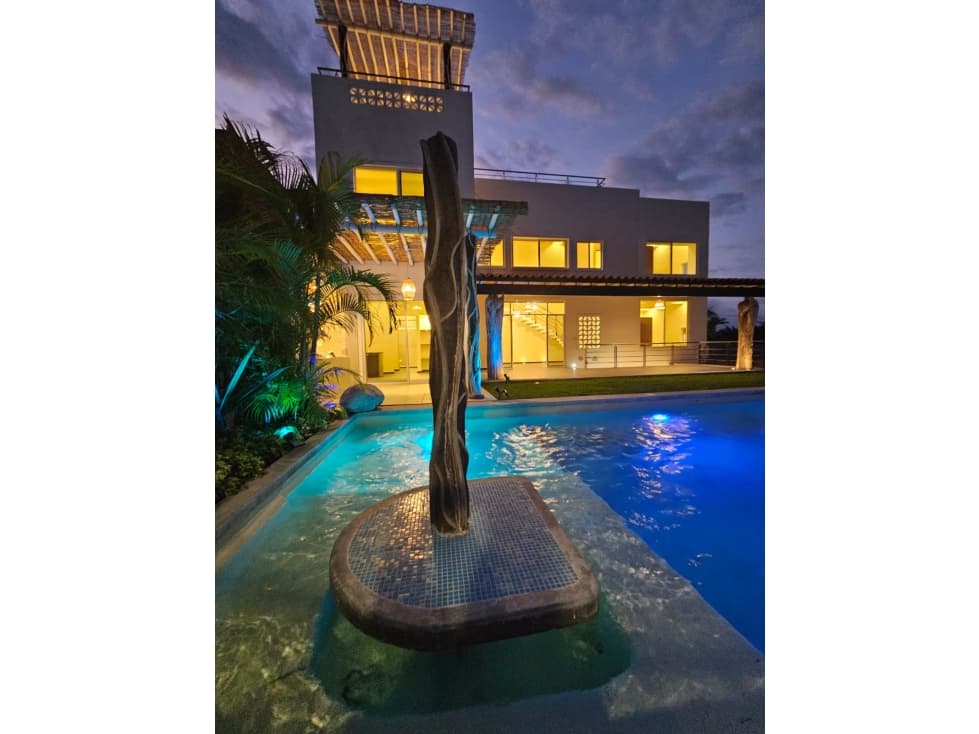 Casa Moderna en Tequesquitengo con Alberca Propia - 1