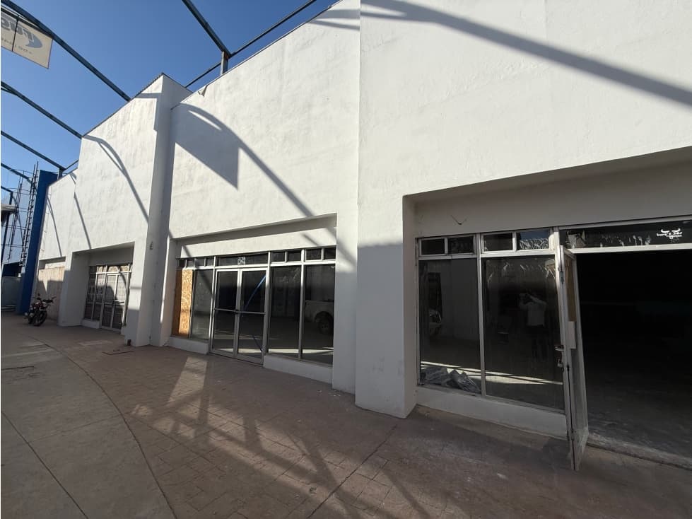 Locales en Renta en Plaza Palmeras en Ensenada local 64 m2 - 1