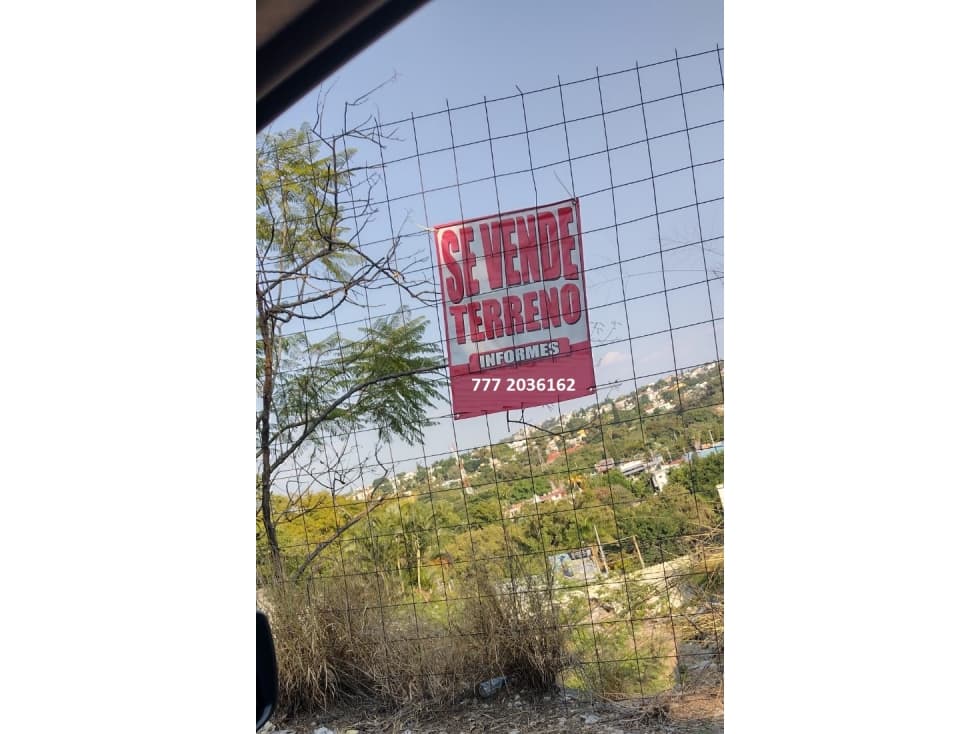 Venta de Terreno en La Colonia Los Presidentes - 1