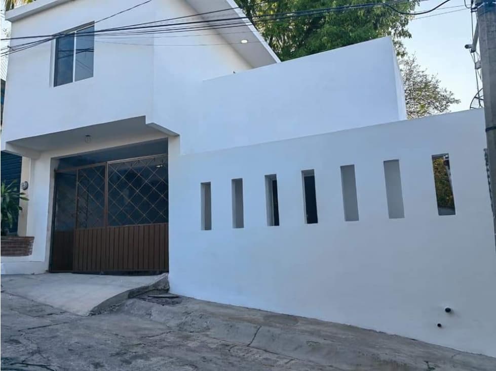 Venta de casa en Lomas de Jiutepec remodelada - 1