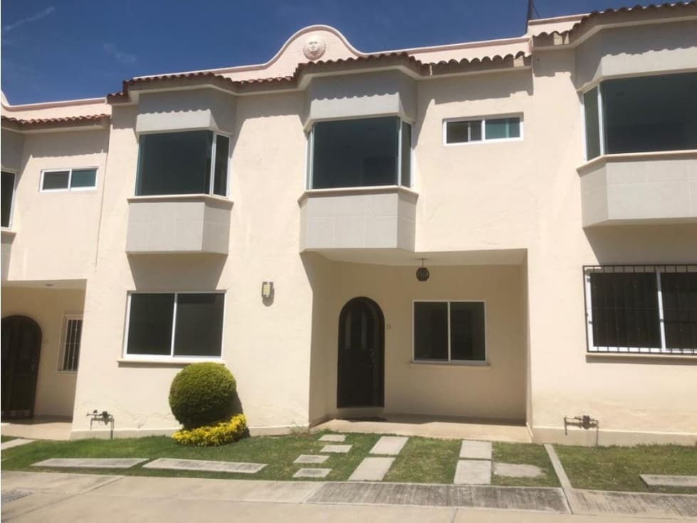 Venta de Casa en Condominio en Lomas de Atzingo - 1