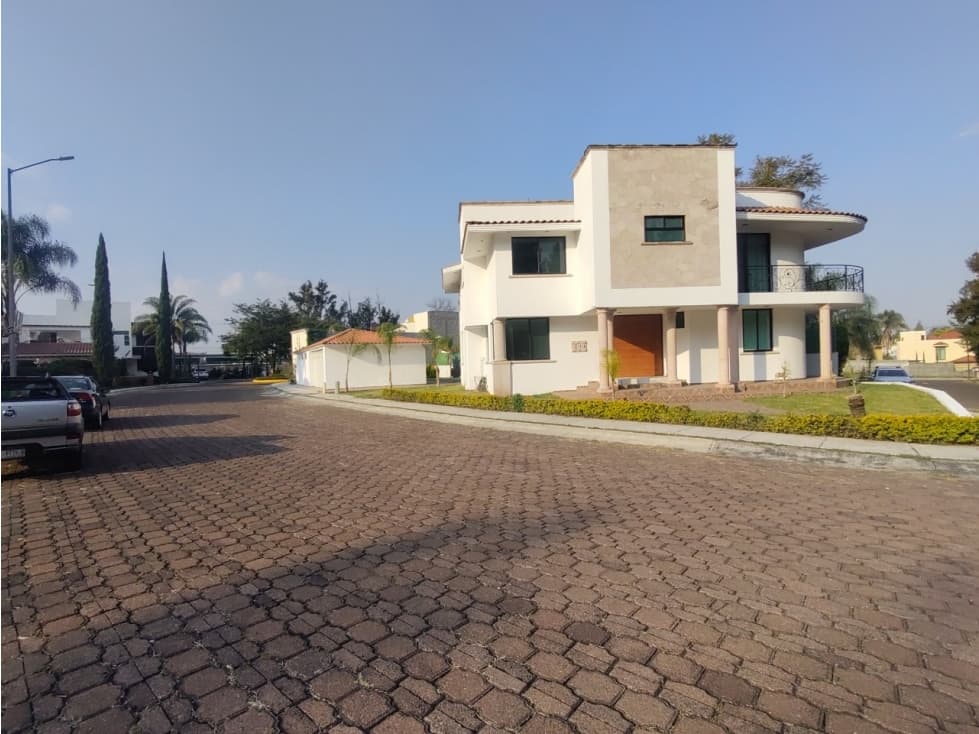 Casa en renta Fracc Privado con Seguridad Bosques de la Huerta - 1