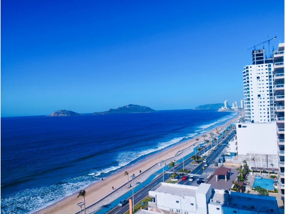 Departamento en Venta en Torre Cristal Bay en el Malecón de Mazatlán - 1
