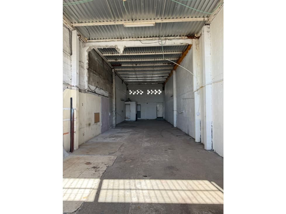 SE RENTA BODEGA EN PARQUE BONFIL - 1