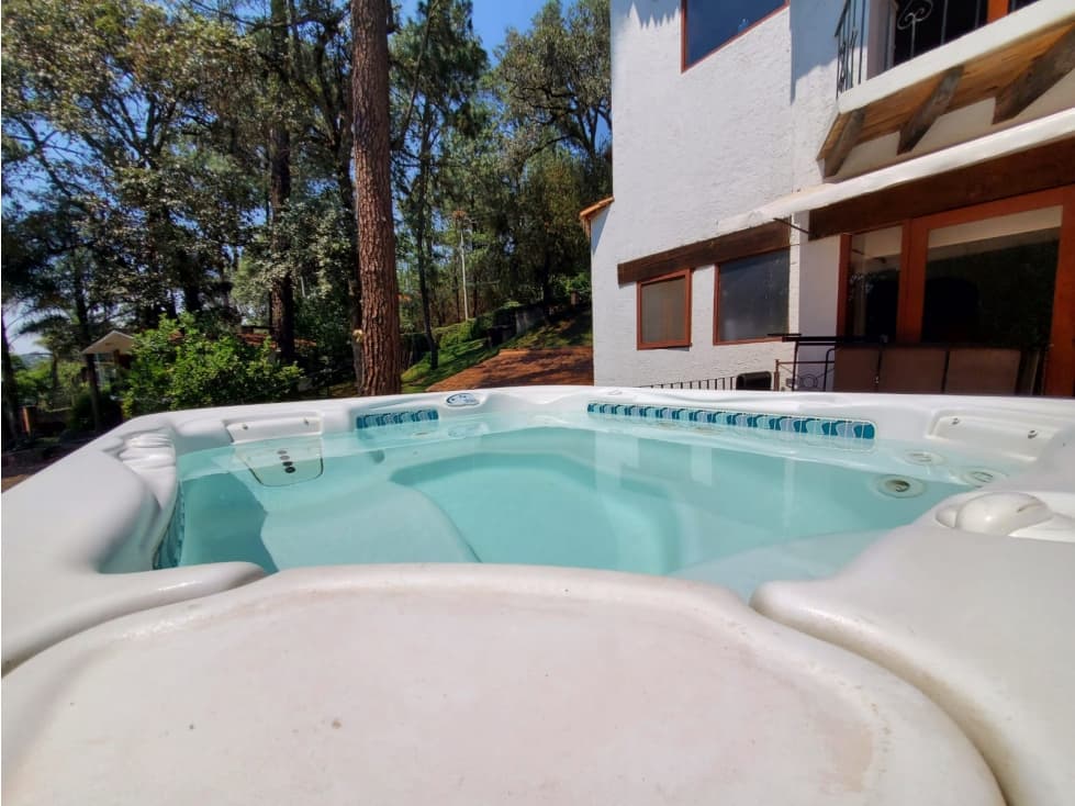 ENCANTADORA CASA ESTILO VALLESANA, UBICADA EN AVANDARO - 1