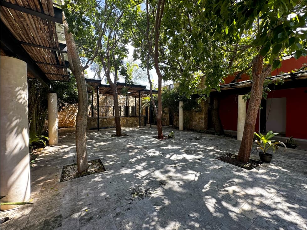 Venta, propiedad en Avenida Cámara de Comercio, ideal para negocio - 1