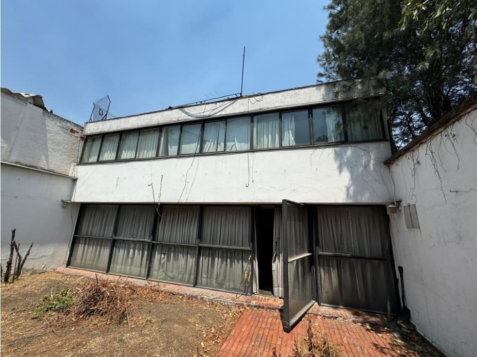 Casa en Venta con gran potencial sobre Av. Legaria, Colonia Irrigación - 1