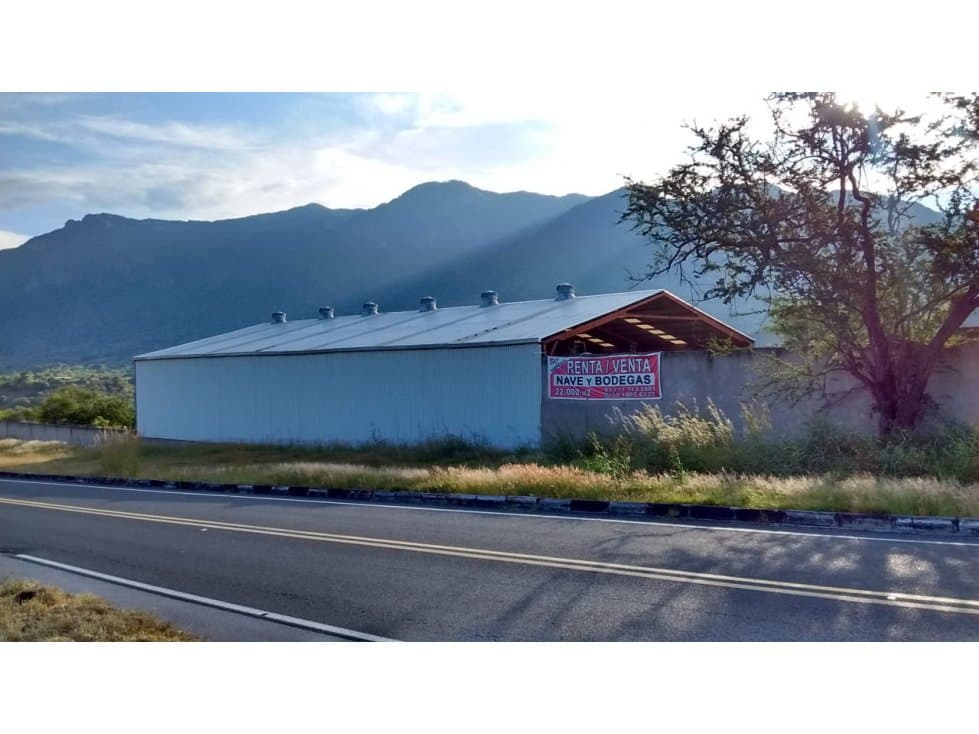 Venta de Nave y Bodegas Los Pinos Vista de Cuellar - 1