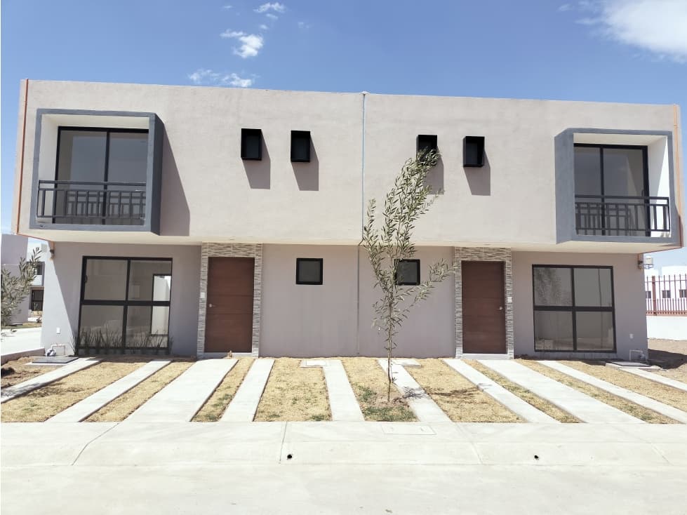 CASA EN VENTA AL SUR DE PACHUCA, BLVD SANTA CATARINA - 1