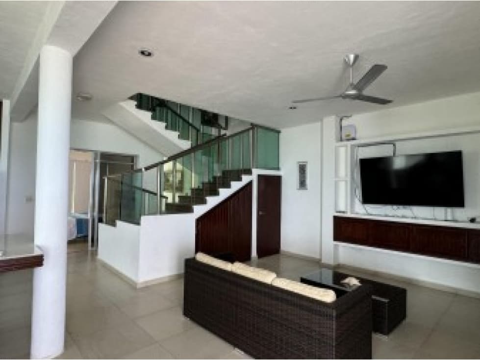Casa en venta con 2 Departamentos Zona Chelem Yucatan - 1