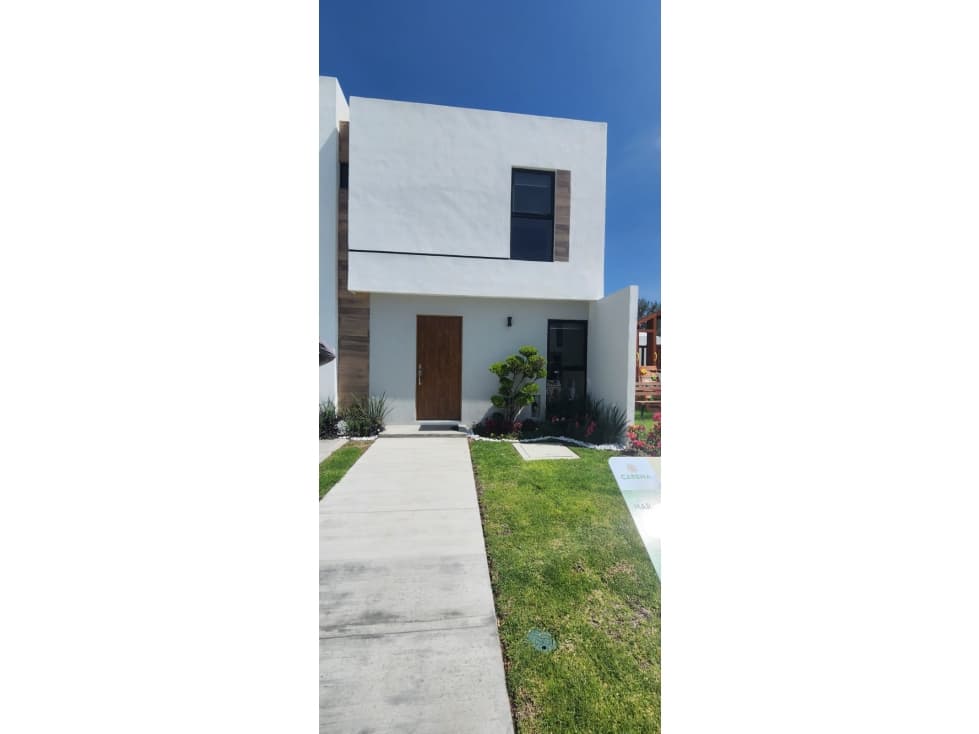 02634 SE VENDE BONITA CASA EN RESIDENCIAL AL PONIENTE, AGUASCALIENTES. - 1
