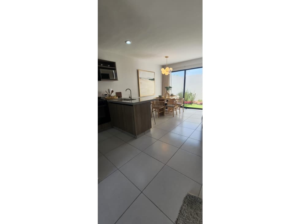 02636 SE VENDE BONITA CASA EN RESIDENCIAL AL PONIENTE, AGS.  - 1