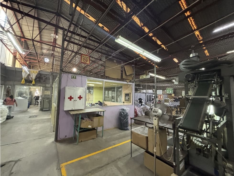 EN RENTA BODEGA INDUSTRIAL 1445 m2 - 1