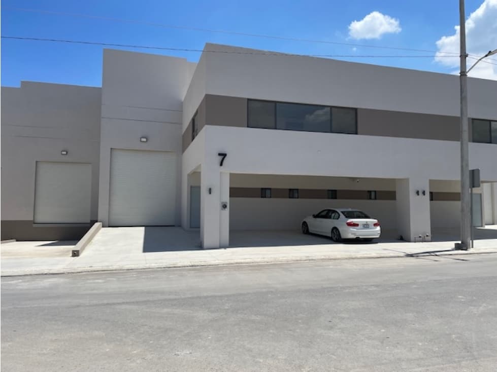 BODEGA 35 EN VENTA PARA ESTRENAR PARQUE INDUSTRIAL SANTA CATARINA HZ - 1