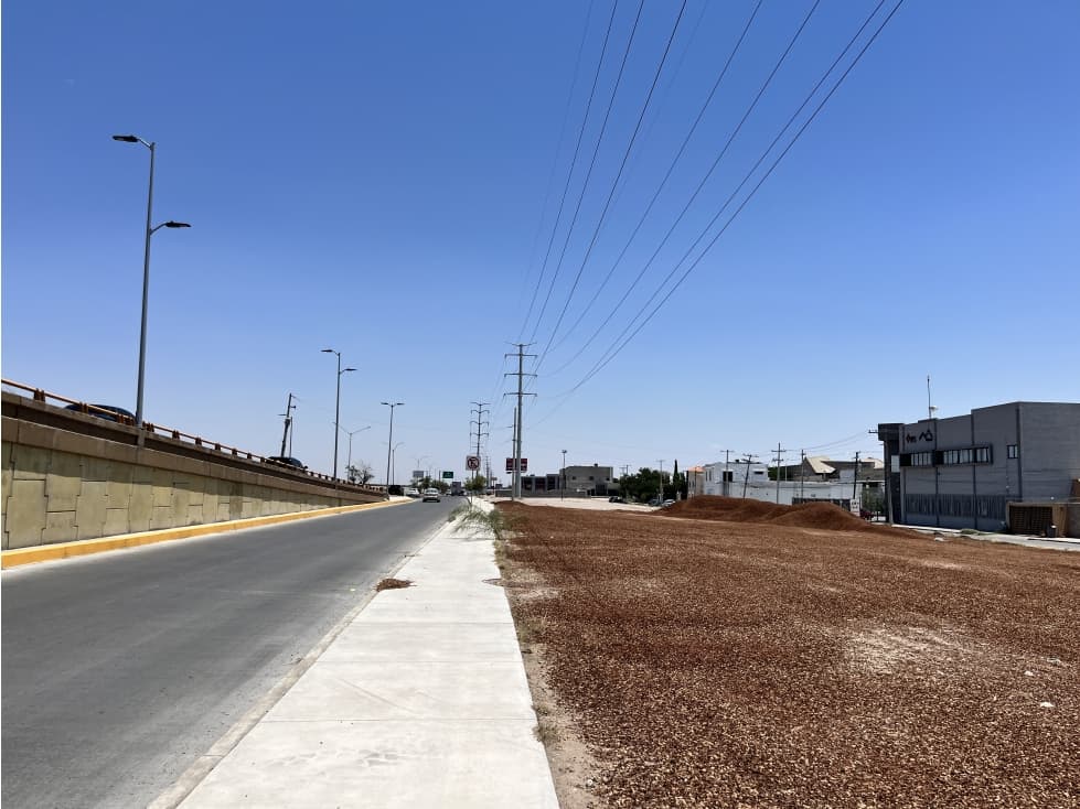 Terreno a nivel de calle y limpio! Bulevar Juan Pablo 2do Juárez Chih. - 1