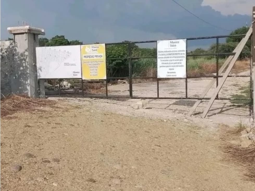 TERRENO MUY AMPLIO PARA QUE TUS SUEÑOS SE HAGAN REALIDAD - 1