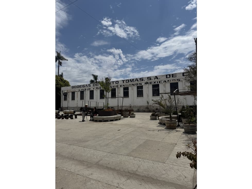 BODEGA COMERCIAL EN RENTA EN PLAZA SANTO TOMÁS ENSENADA - 1