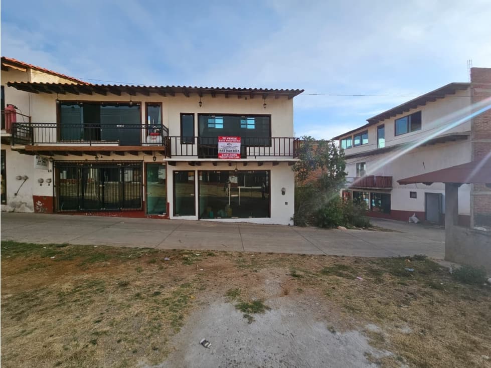 Bonito local con departamento en zona céntrica comercial de mazamitla - 1